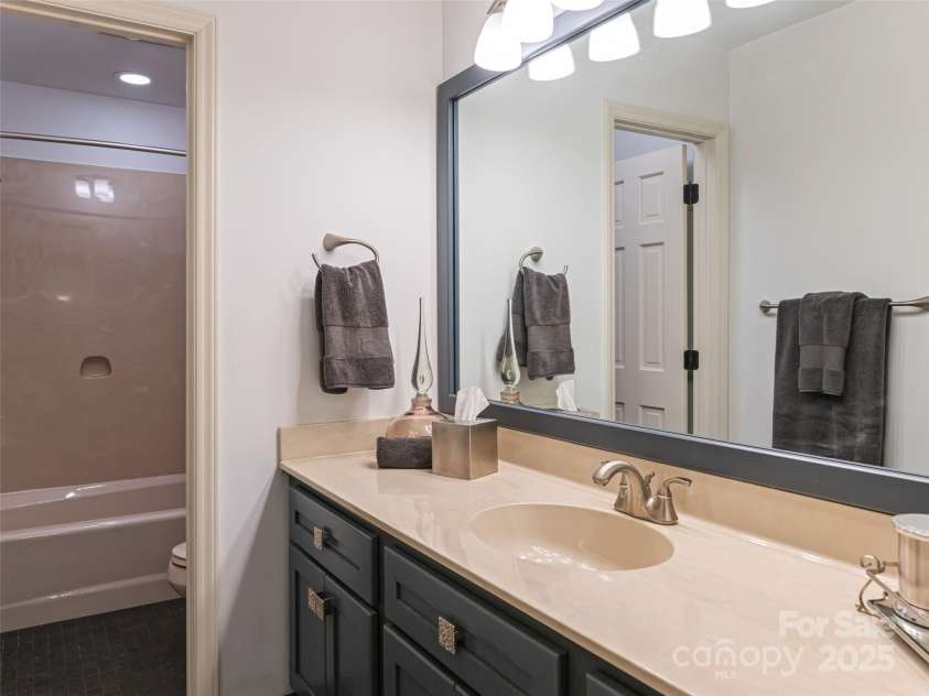 1901 Timber Trail, Asheville, NC 28804.  MLS# CAR4252207, YatesRealty ID 12288. Full Bath on Lower Level