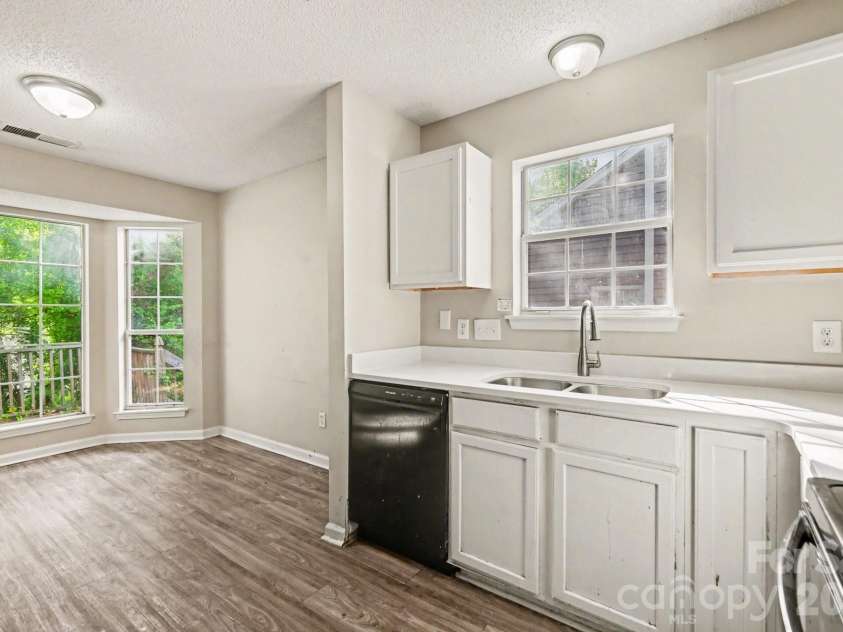 10418 Brawley Lane, Charlotte, NC 28215.  MLS# CAR4367134, YatesRealty ID 12289. 
