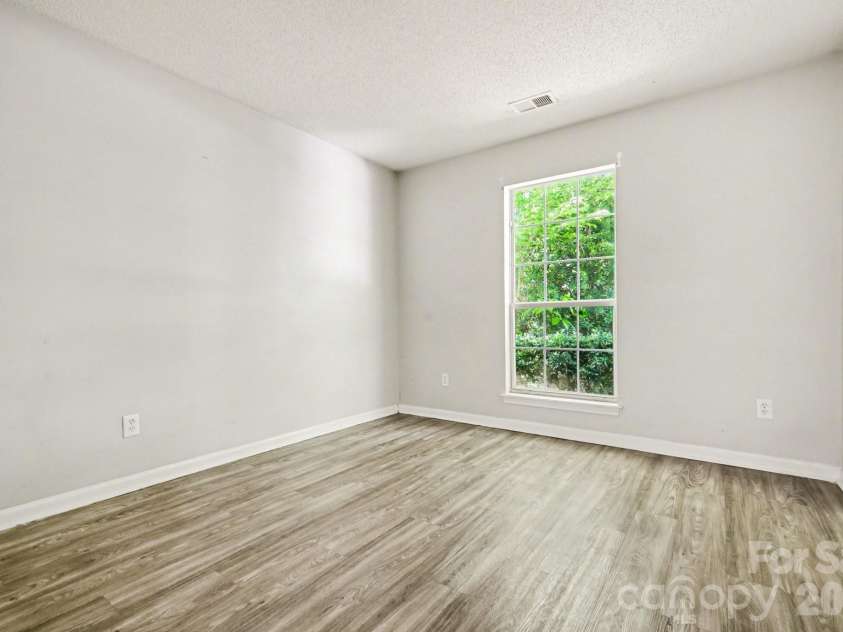 10418 Brawley Lane, Charlotte, NC 28215.  MLS# CAR4367134, YatesRealty ID 12289. 