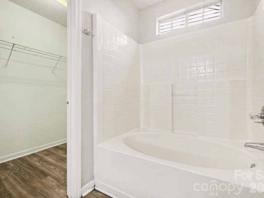 10418 Brawley Lane, Charlotte, NC 28215.  MLS# CAR4367134, YatesRealty ID 12289. 
