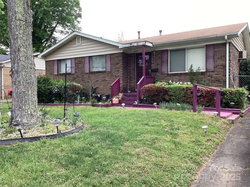 4729 Monmouth Drive, Charlotte, NC 28269.  MLS# CAR4255209, YatesRealty ID 12289. 