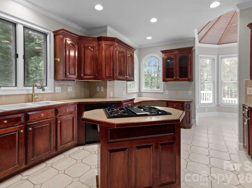 165 Futrell Landing, New London, NC 28127.  MLS# CAR4270602, YatesRealty ID 1229. Kitchen 