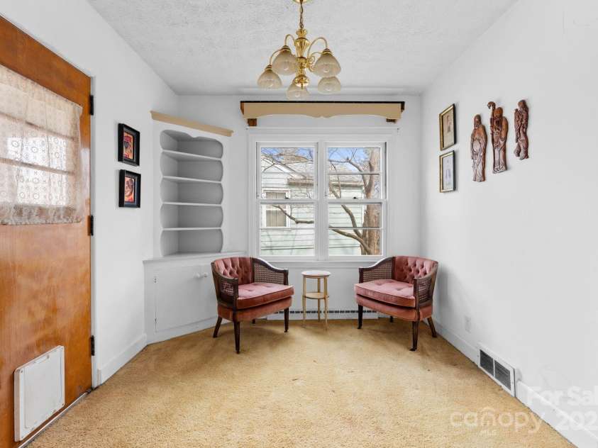 74 Clarendon Road, Asheville, NC 28806.  MLS# CAR4225273, YatesRealty ID 1229. 