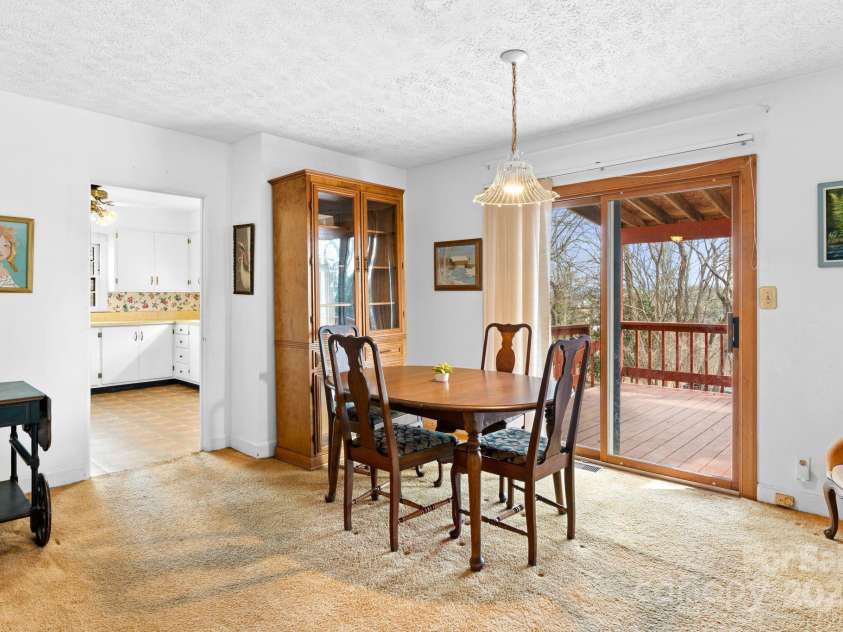 74 Clarendon Road, Asheville, NC 28806.  MLS# CAR4225273, YatesRealty ID 1229. 