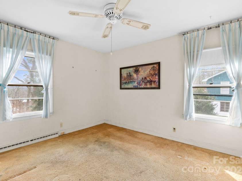 74 Clarendon Road, Asheville, NC 28806.  MLS# CAR4225273, YatesRealty ID 1229. 