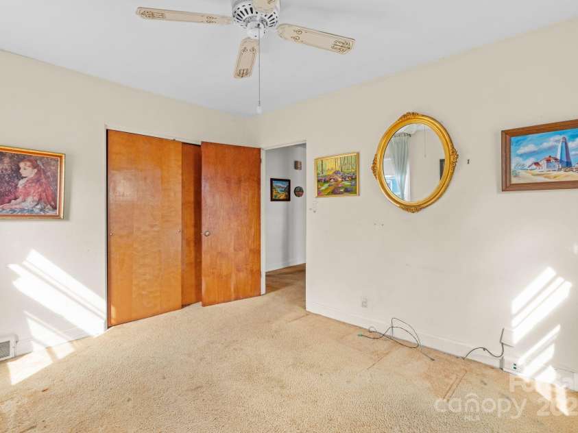 74 Clarendon Road, Asheville, NC 28806.  MLS# CAR4225273, YatesRealty ID 1229. 