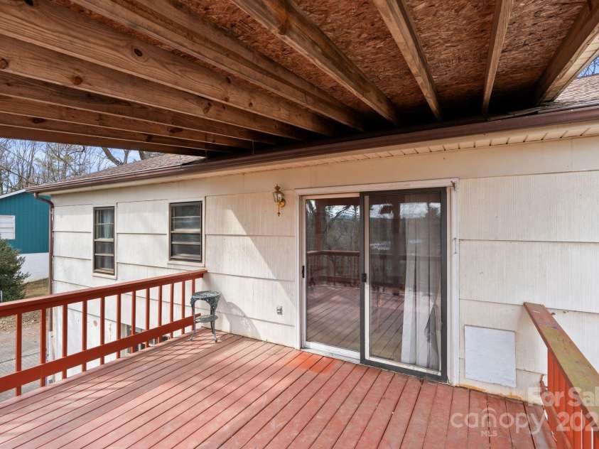 74 Clarendon Road, Asheville, NC 28806.  MLS# CAR4225273, YatesRealty ID 1229. 