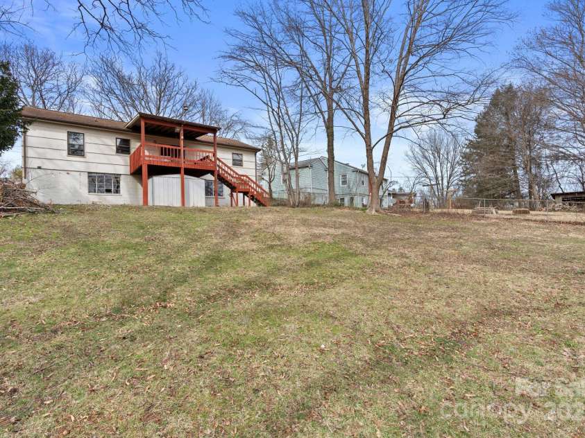 74 Clarendon Road, Asheville, NC 28806.  MLS# CAR4225273, YatesRealty ID 1229. 