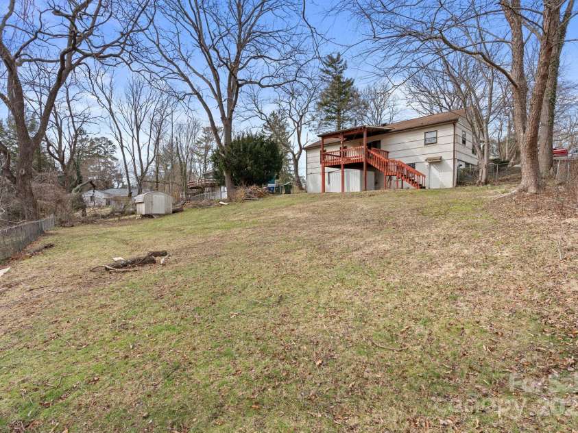 74 Clarendon Road, Asheville, NC 28806.  MLS# CAR4225273, YatesRealty ID 1229. 