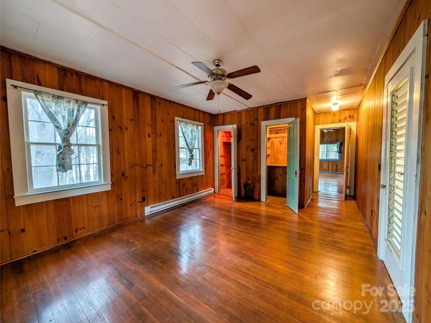 51 Woodland Hills Drive, Burnsville, NC 28714.  MLS# CAR4208375, YatesRealty ID 12290. 