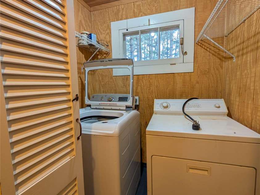 51 Woodland Hills Drive, Burnsville, NC 28714.  MLS# CAR4208375, YatesRealty ID 12290. 