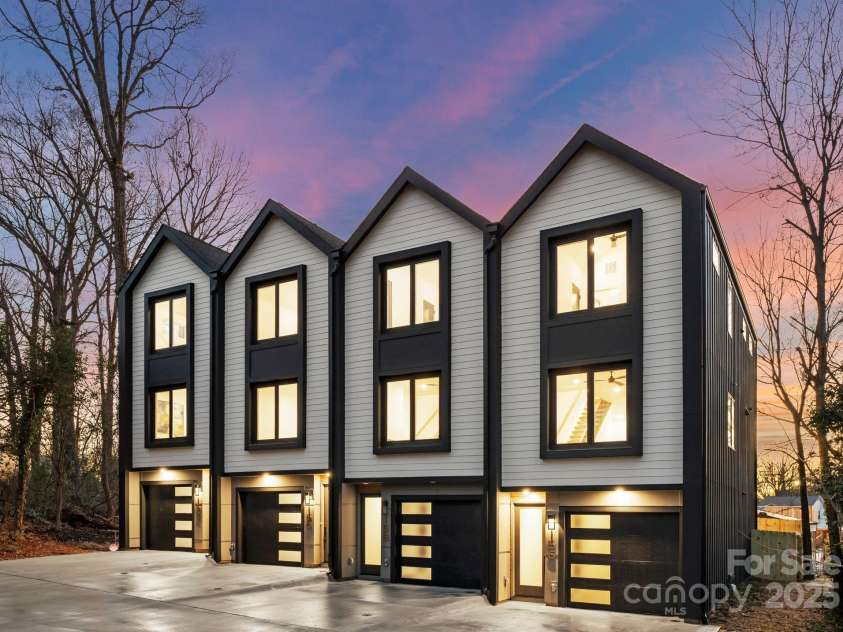 162 Mattoon Street, Charlotte, NC 28216.  MLS# CAR4196455, YatesRealty ID 12291. 