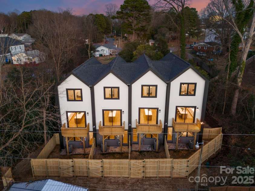 162 Mattoon Street, Charlotte, NC 28216.  MLS# CAR4196455, YatesRealty ID 12291. 