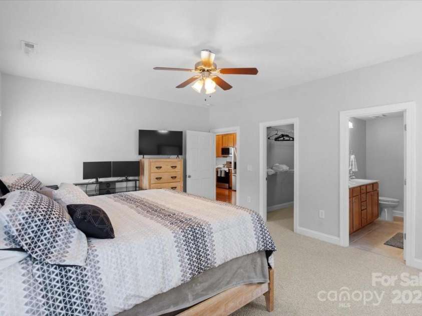 1005 Jody Drive, Matthews, NC 28104.  MLS# CAR4216529, YatesRealty ID 12292. 