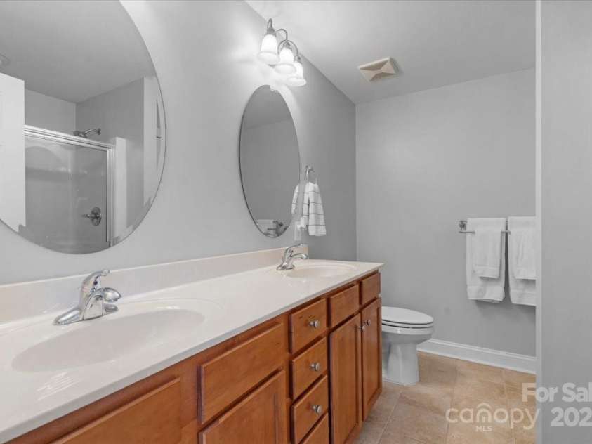 1005 Jody Drive, Matthews, NC 28104.  MLS# CAR4216529, YatesRealty ID 12292. 