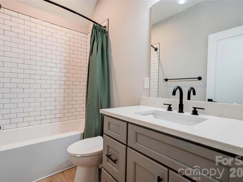 1309 Oak Canopy Road, Lincolnton, NC 28092.  MLS# CAR4355665, YatesRealty ID 12293. Bathroom 2
