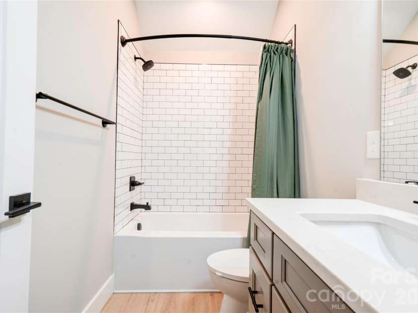 1309 Oak Canopy Road, Lincolnton, NC 28092.  MLS# CAR4355665, YatesRealty ID 12293. Bathroom 2