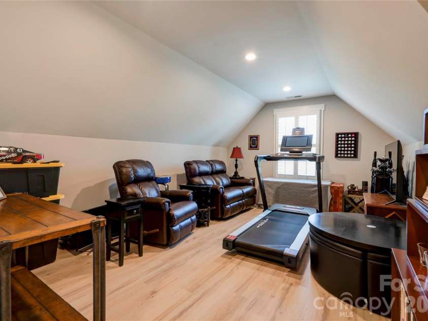 1309 Oak Canopy Road, Lincolnton, NC 28092.  MLS# CAR4355665, YatesRealty ID 12293. Bonus Room