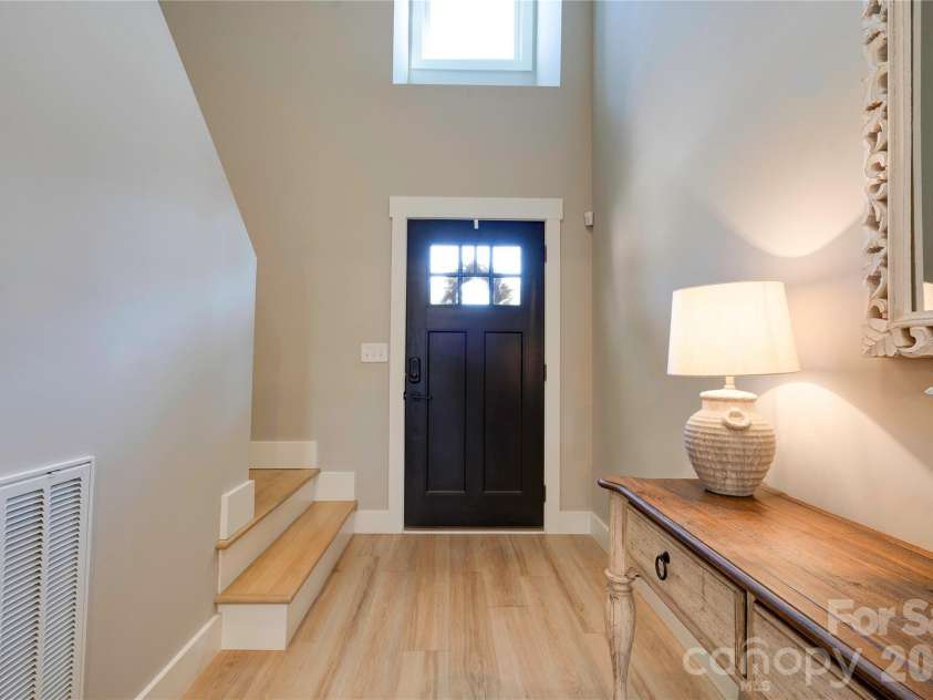 1309 Oak Canopy Road, Lincolnton, NC 28092.  MLS# CAR4355665, YatesRealty ID 12293. Foyer