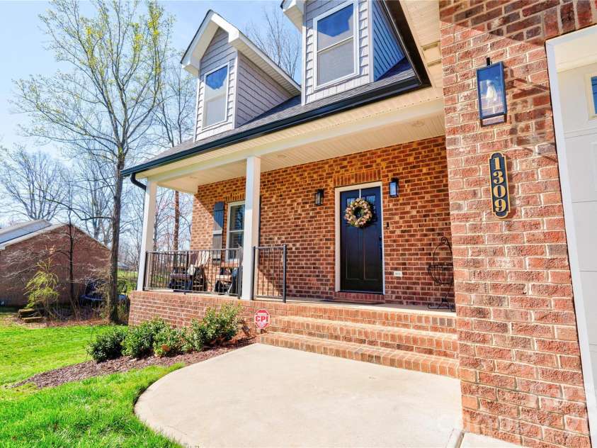 1309 Oak Canopy Road, Lincolnton, NC 28092.  MLS# CAR4355665, YatesRealty ID 12293. Front Covered Porch