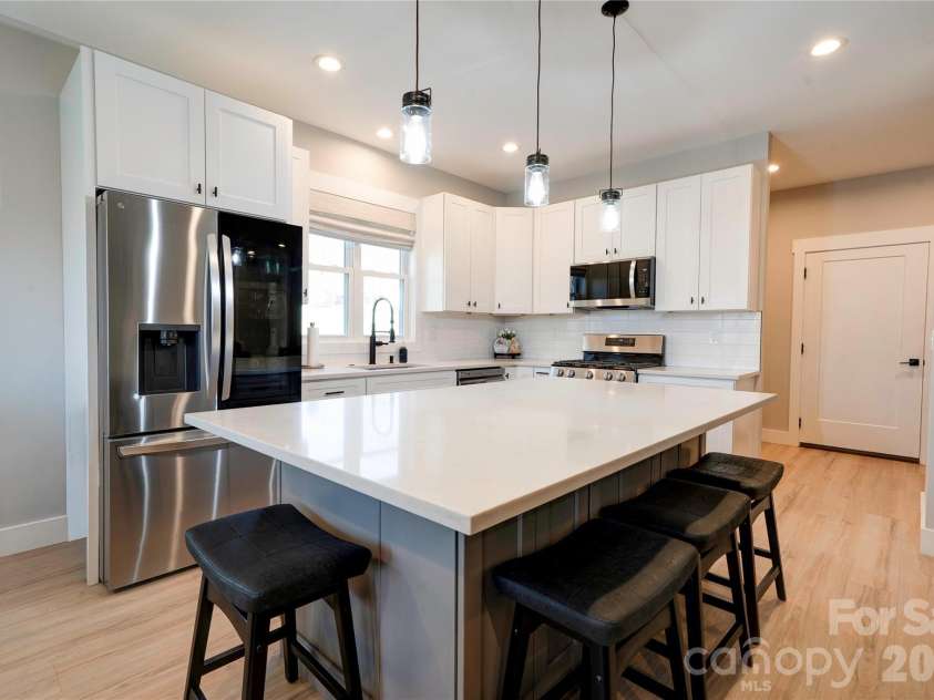 1309 Oak Canopy Road, Lincolnton, NC 28092.  MLS# CAR4355665, YatesRealty ID 12293. Kitchen