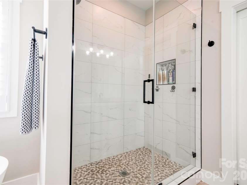1309 Oak Canopy Road, Lincolnton, NC 28092.  MLS# CAR4355665, YatesRealty ID 12293. Primary Bathroom