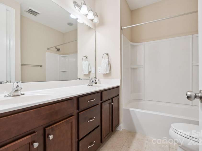 2108 Clarion Drive, Fort Mill, SC 29707.  MLS# CAR4277787, YatesRealty ID 12294. 