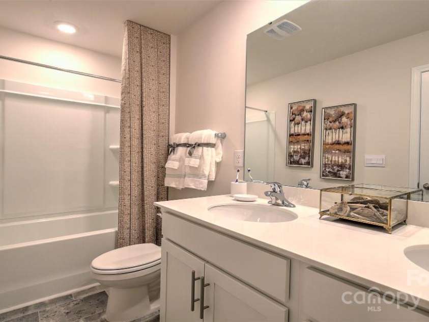45 Virginia Commons Drive, Arden, NC 28704.  MLS# CAR4194855, YatesRealty ID 12295. 