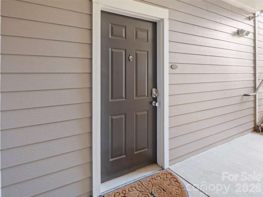 900 Vista Lake Drive, Candler, NC 28715.  MLS# CAR4361533, YatesRealty ID 12295. 