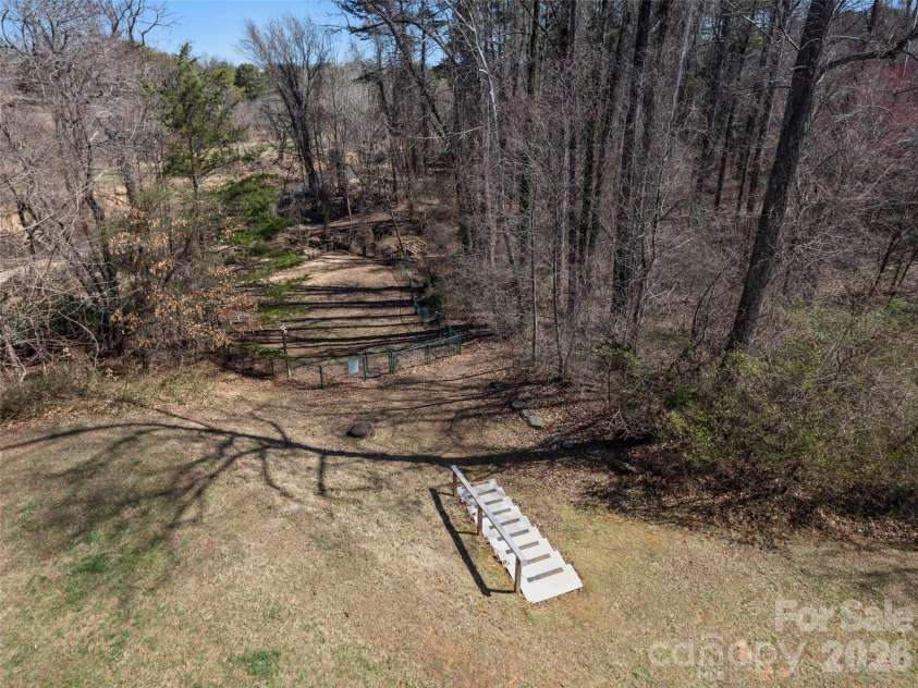 900 Vista Lake Drive, Candler, NC 28715.  MLS# CAR4361533, YatesRealty ID 12295. 