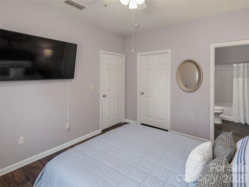900 Vista Lake Drive, Candler, NC 28715.  MLS# CAR4361533, YatesRealty ID 12295. 