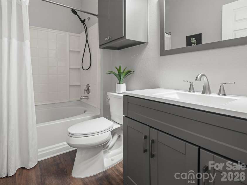 900 Vista Lake Drive, Candler, NC 28715.  MLS# CAR4361533, YatesRealty ID 12295. 