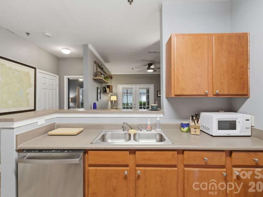 900 Vista Lake Drive, Candler, NC 28715.  MLS# CAR4383968, YatesRealty ID 12295. 