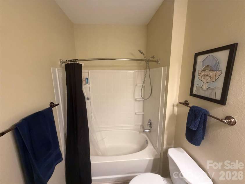 900 Vista Lake Drive, Candler, NC 28715.  MLS# CAR4406583, YatesRealty ID 12295. 