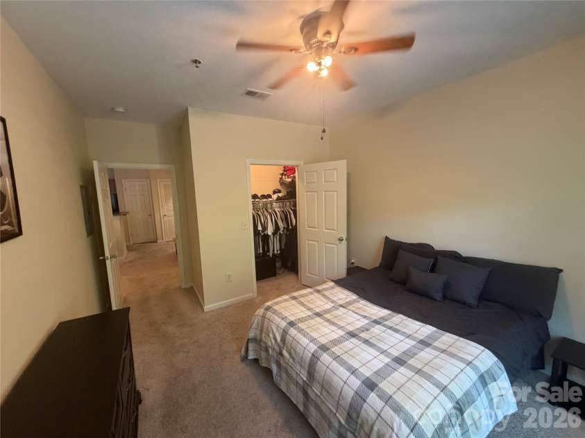 900 Vista Lake Drive, Candler, NC 28715.  MLS# CAR4406583, YatesRealty ID 12295. 