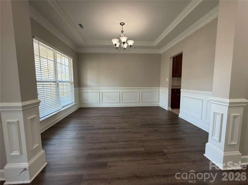 3215 Shadowy Retreat Drive, Matthews, NC 28104.  MLS# CAR4364516, YatesRealty ID 12296. 