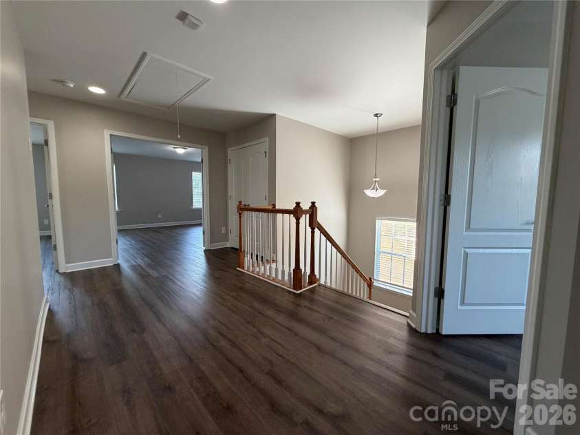 3215 Shadowy Retreat Drive, Matthews, NC 28104.  MLS# CAR4364516, YatesRealty ID 12296. 