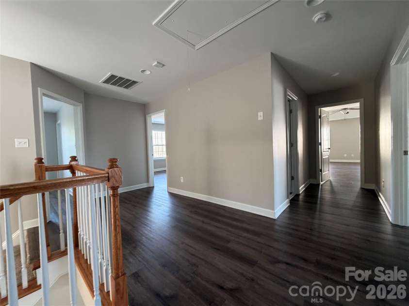 3215 Shadowy Retreat Drive, Matthews, NC 28104.  MLS# CAR4364516, YatesRealty ID 12296. 