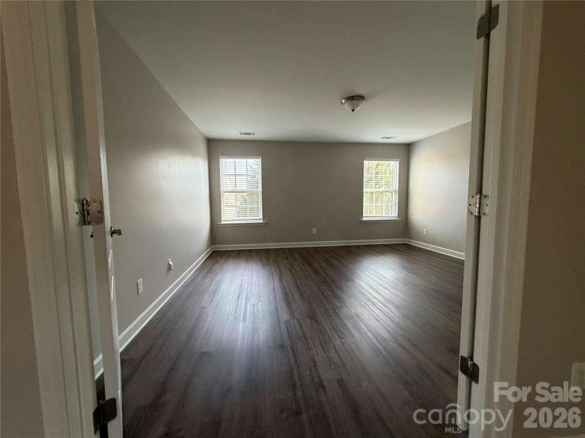 3215 Shadowy Retreat Drive, Matthews, NC 28104.  MLS# CAR4364516, YatesRealty ID 12296. 