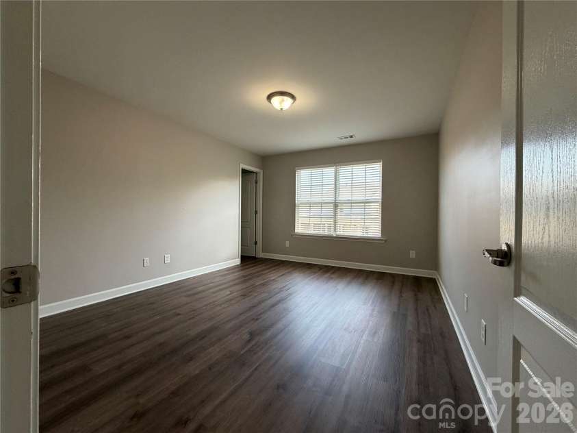 3215 Shadowy Retreat Drive, Matthews, NC 28104.  MLS# CAR4364516, YatesRealty ID 12296. 