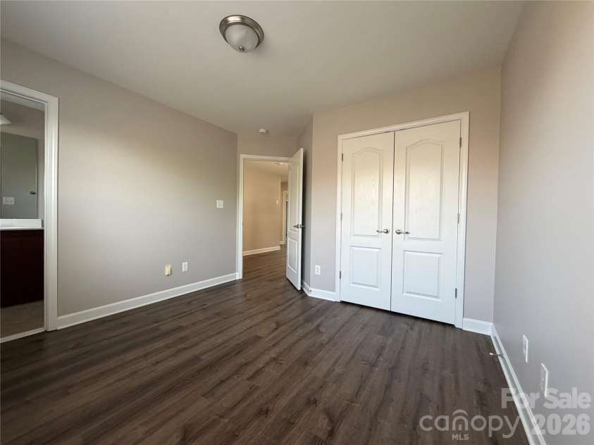 3215 Shadowy Retreat Drive, Matthews, NC 28104.  MLS# CAR4364516, YatesRealty ID 12296. 