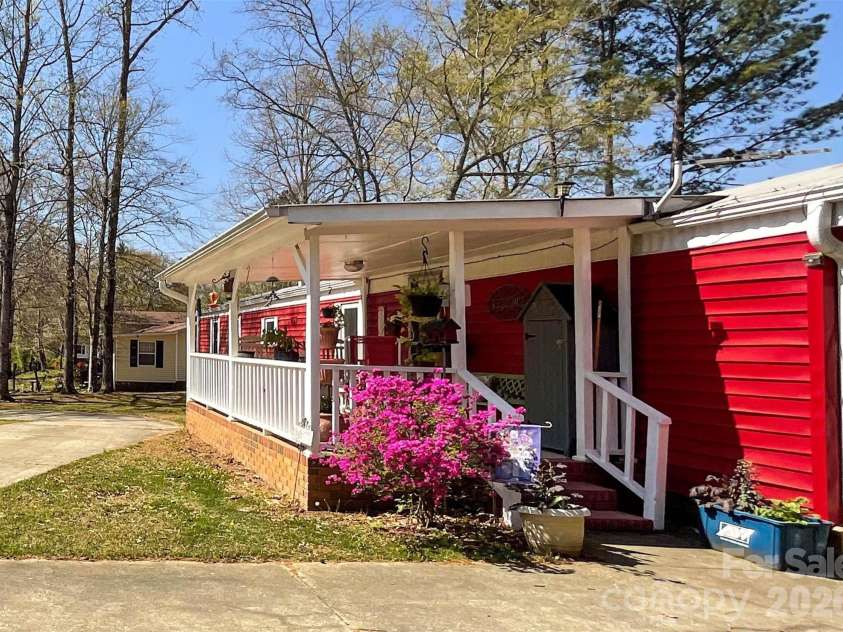 6708 Aerowood Circle, Waxhaw, NC 28173.  MLS# CAR4362995, YatesRealty ID 12298. Front
