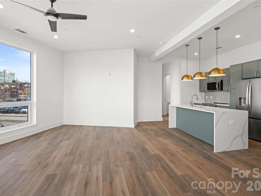 123 Haywood Street, Asheville, NC 28801.  MLS# CAR4371329, YatesRealty ID 12299. 