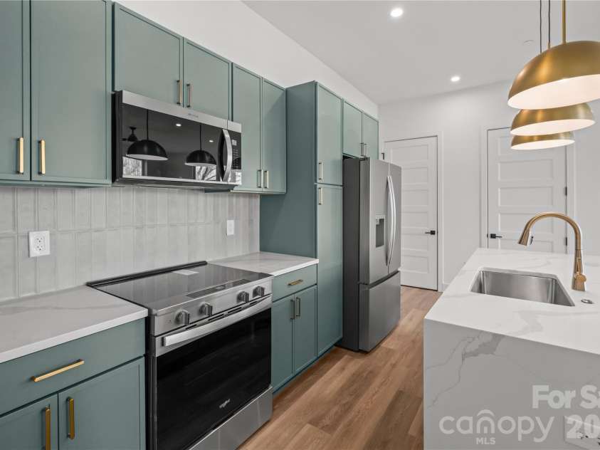 123 Haywood Street, Asheville, NC 28801.  MLS# CAR4371329, YatesRealty ID 12299. 
