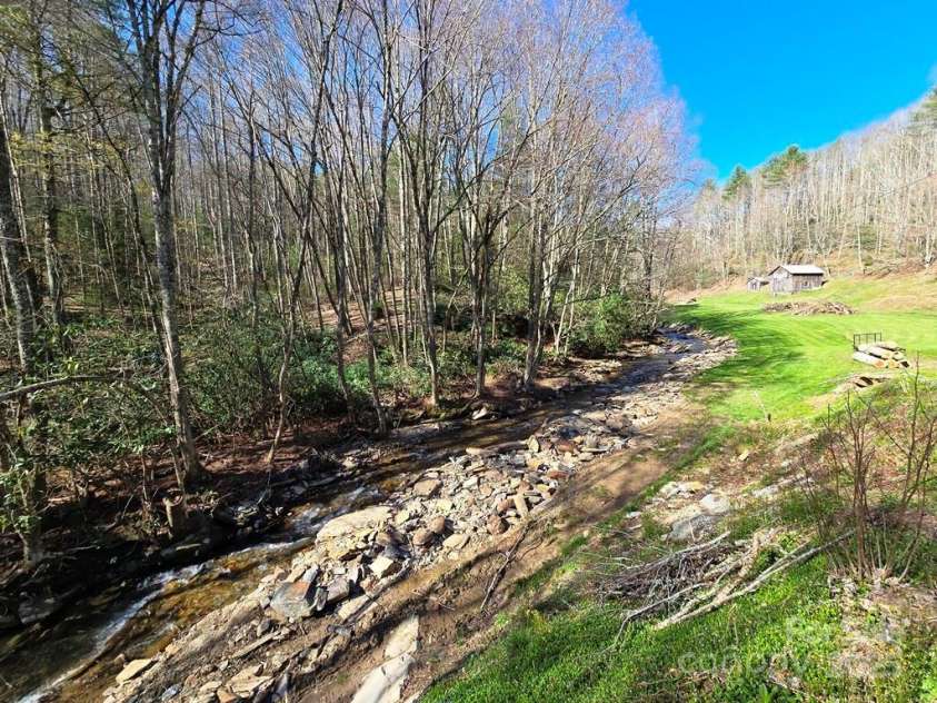 115 Little Horse Path, Lansing, NC 28643.  MLS# CAR4292531, YatesRealty ID 123. 