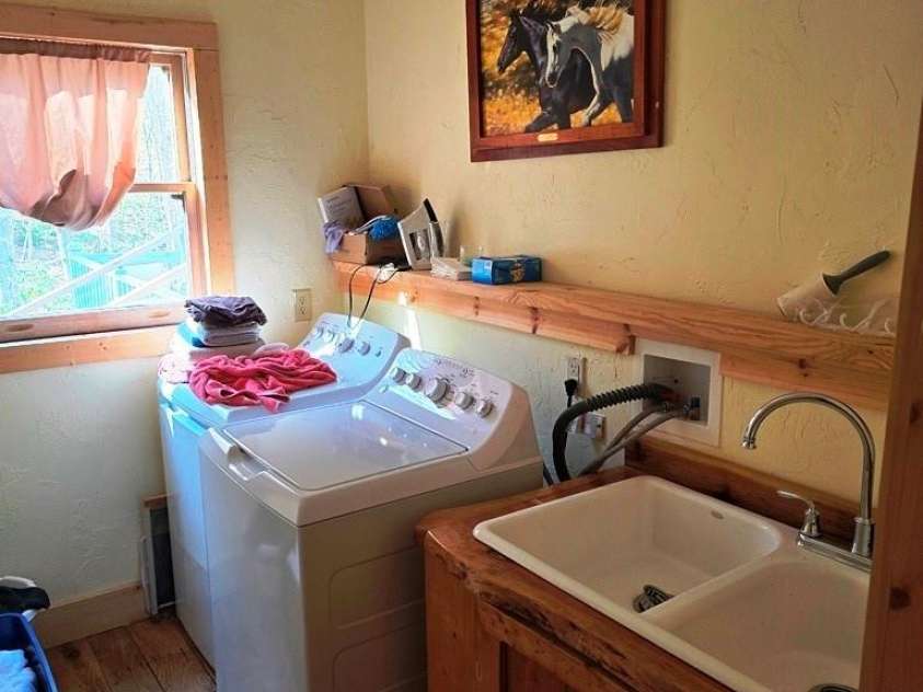 115 Little Horse Path, Lansing, NC 28643.  MLS# CAR4292531, YatesRealty ID 123. 