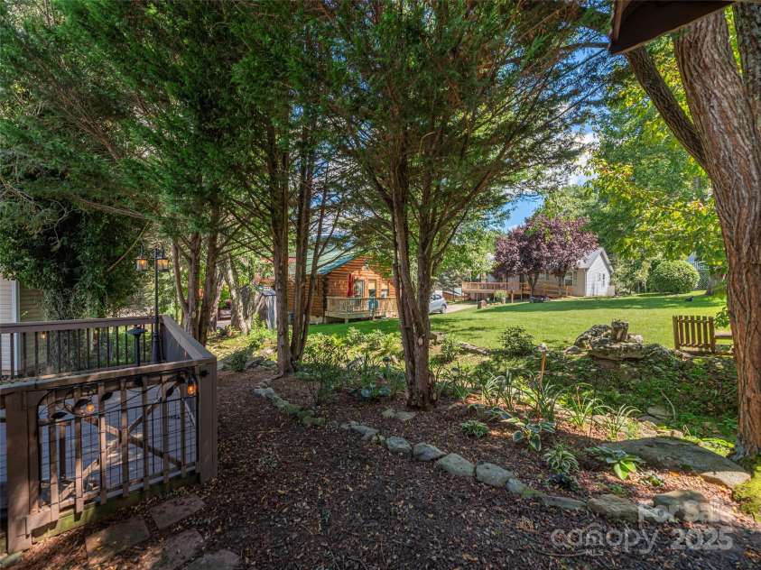 10 Valentine Drive, Maggie Valley, NC 28751.  MLS# CAR4297288, YatesRealty ID 1230. 