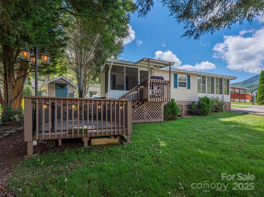 10 Valentine Drive, Maggie Valley, NC 28751.  MLS# CAR4297288, YatesRealty ID 1230. 