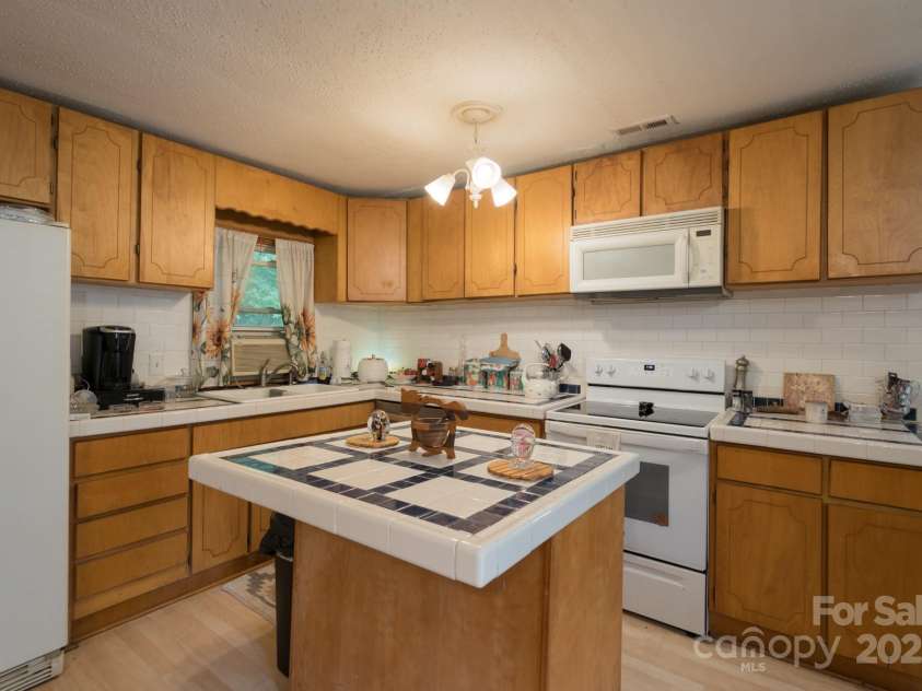 857 Hills Road, Belmont, NC 28012.  MLS# CAR4254760, YatesRealty ID 12300. 