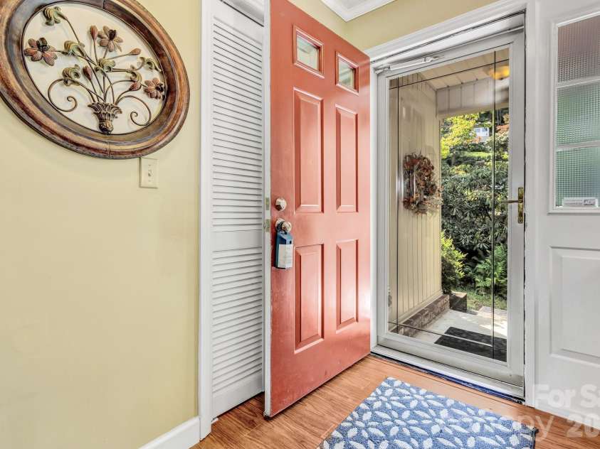 238 Park Lane, Hendersonville, NC 28791.  MLS# CAR4359768, YatesRealty ID 12301. 
